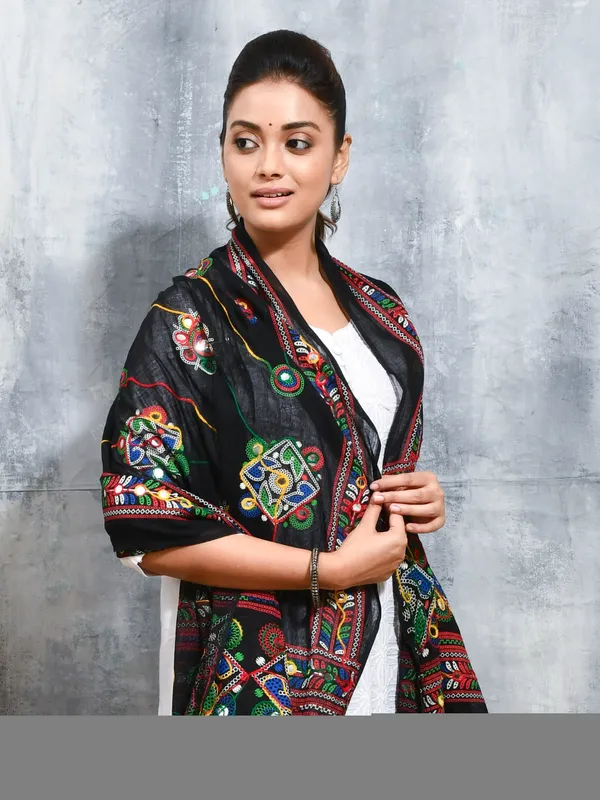 Black_colour_Cotton_Dupatta_for_Women