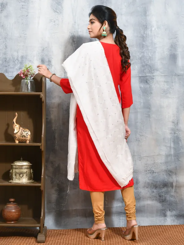 White_colour_Silk_Blend_Dupatta_for_Women