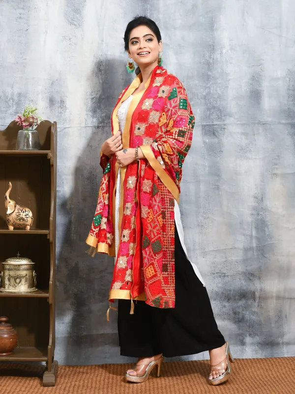 Red_colour_Chiffon_Dupatta_for_Women