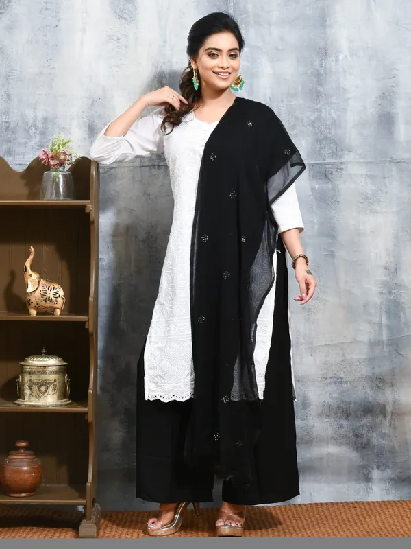Black_colour_Chiffon_Dupatta_for_Women