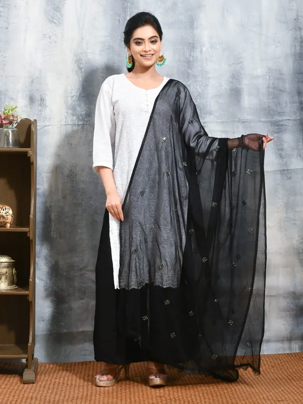 Black_colour_Chiffon_Dupatta_for_Women
