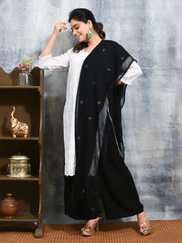 Black_colour_Chiffon_Dupatta_for_Women