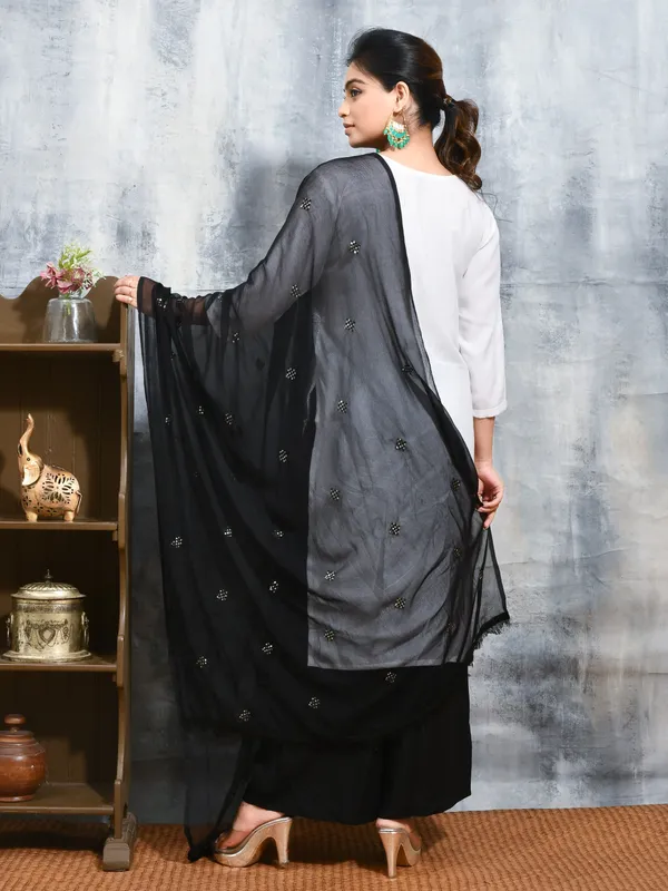 Black_colour_Chiffon_Dupatta_for_Women