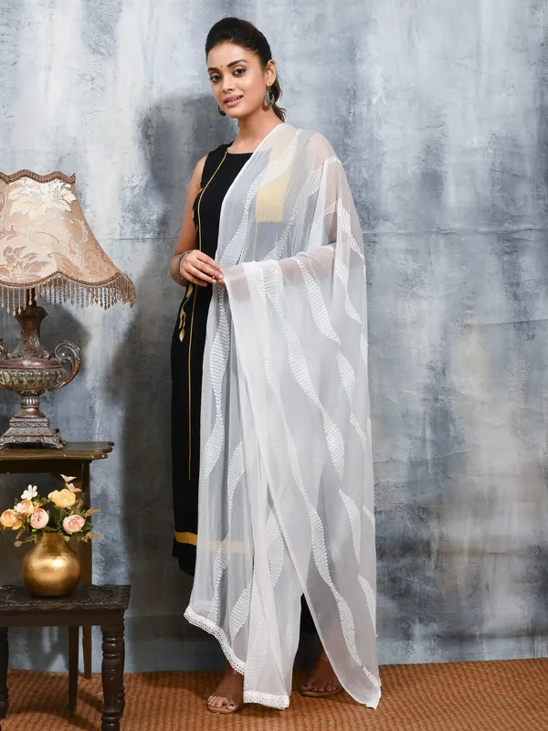 White_colour_Chiffon_Dupatta_for_Women