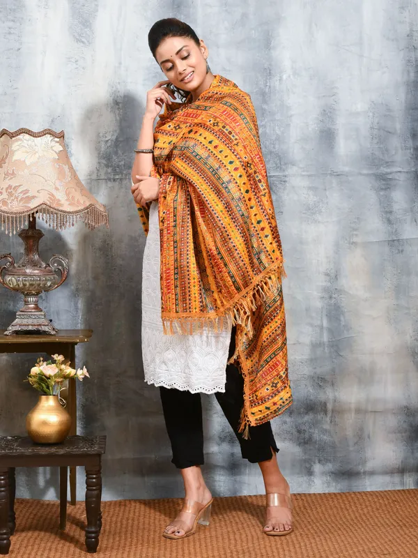Mustard_colour_Silk_Blend_Dupatta_for_Women
