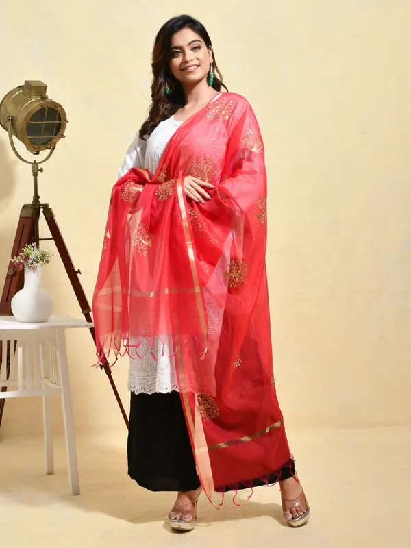 Red_colour_Silk_Blend_Dupatta_for_Women