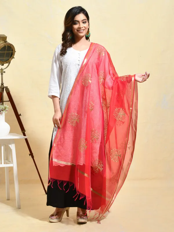 Red_colour_Silk_Blend_Dupatta_for_Women