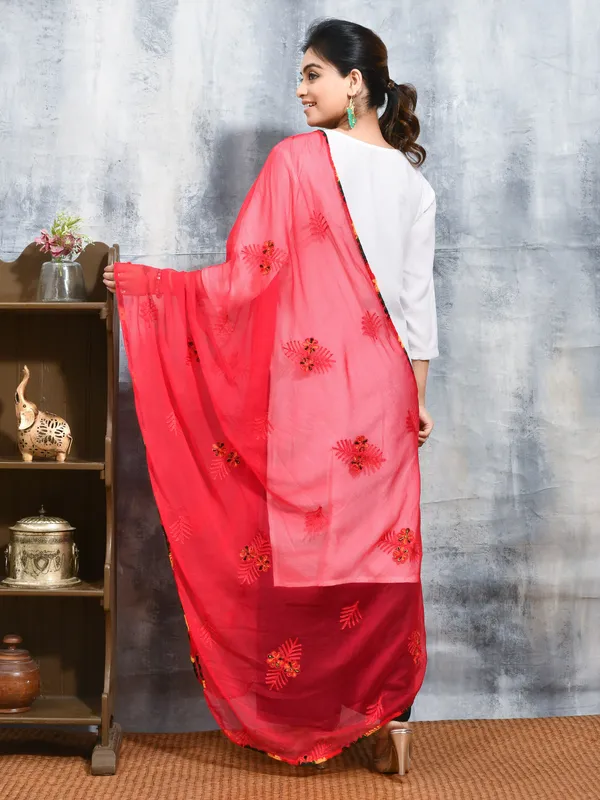 Pink_colour_Chiffon_Dupatta_for_Women