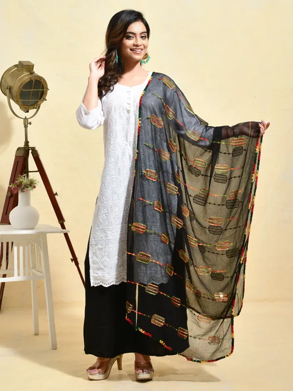 Black_colour_Chiffon_Dupatta_for_Women