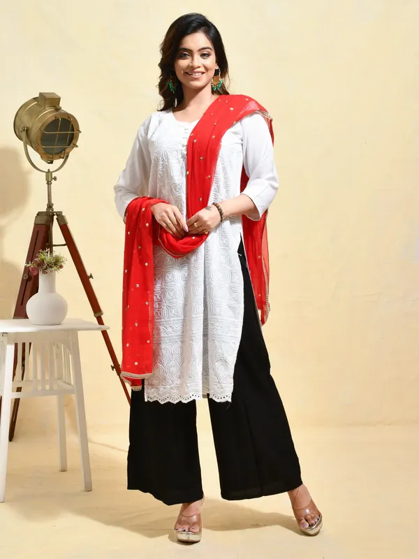 Red_colour_Chiffon_Dupatta_for_Women