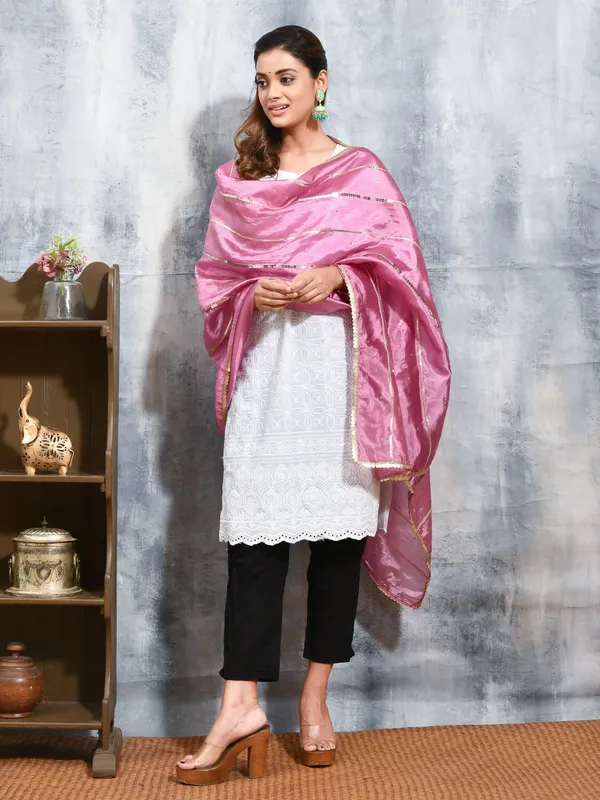 Pink_colour_Silk_Blend_Dupatta_for_Women