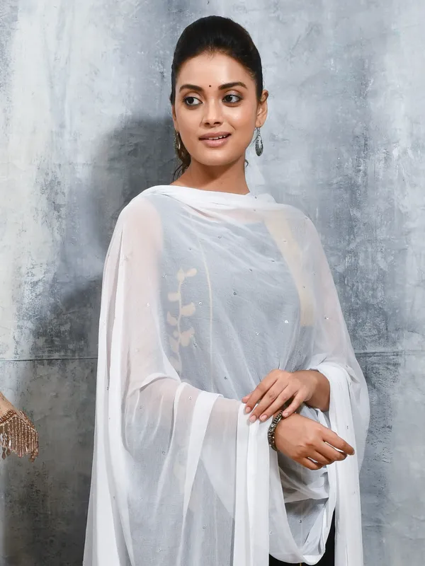 White_colour_Chiffon_Dupatta_for_Women