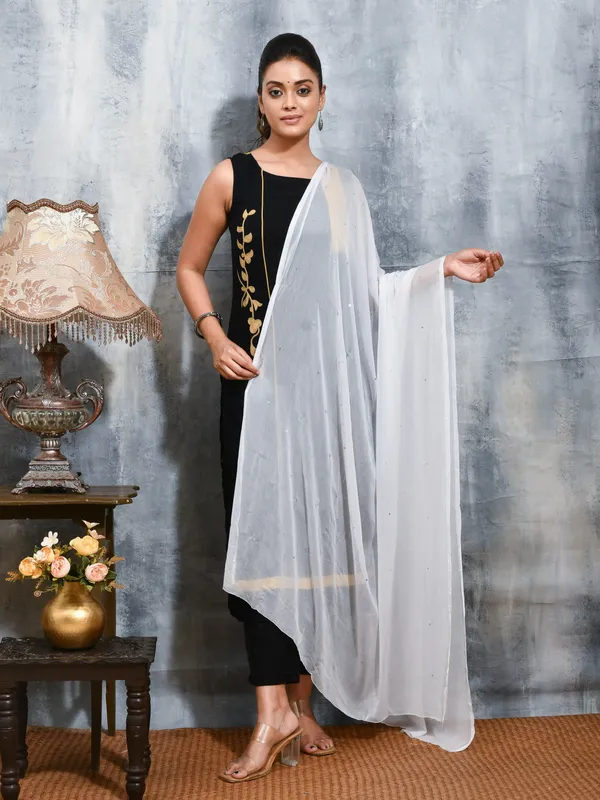White_colour_Chiffon_Dupatta_for_Women