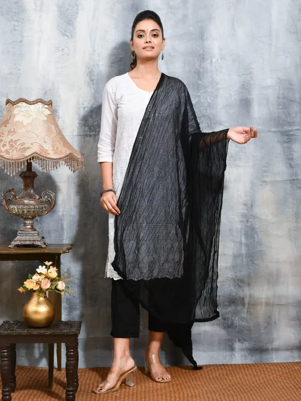 Black_colour_Chiffon_Dupatta_for_Women