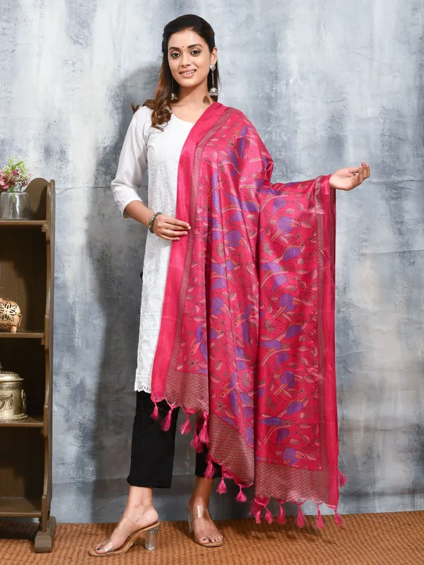 Pink_colour_Silk_Blend_Dupatta_for_Women