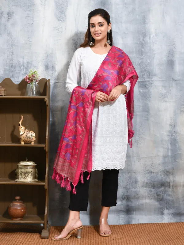 Pink_colour_Silk_Blend_Dupatta_for_Women