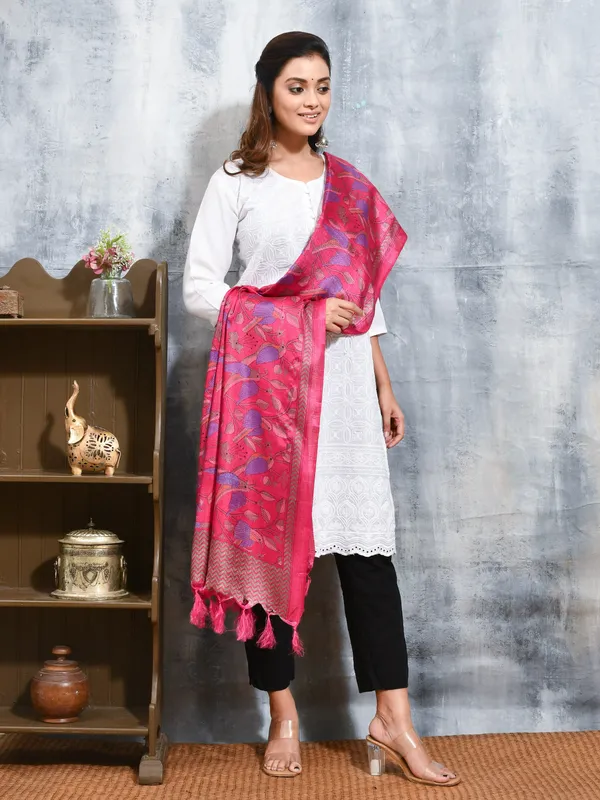 Pink_colour_Silk_Blend_Dupatta_for_Women