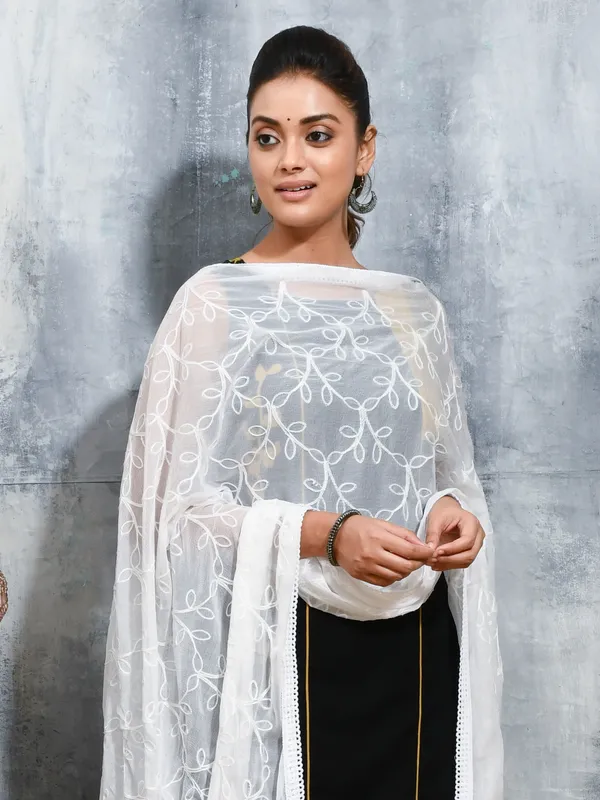 White_colour_Chiffon_Dupatta_for_Women