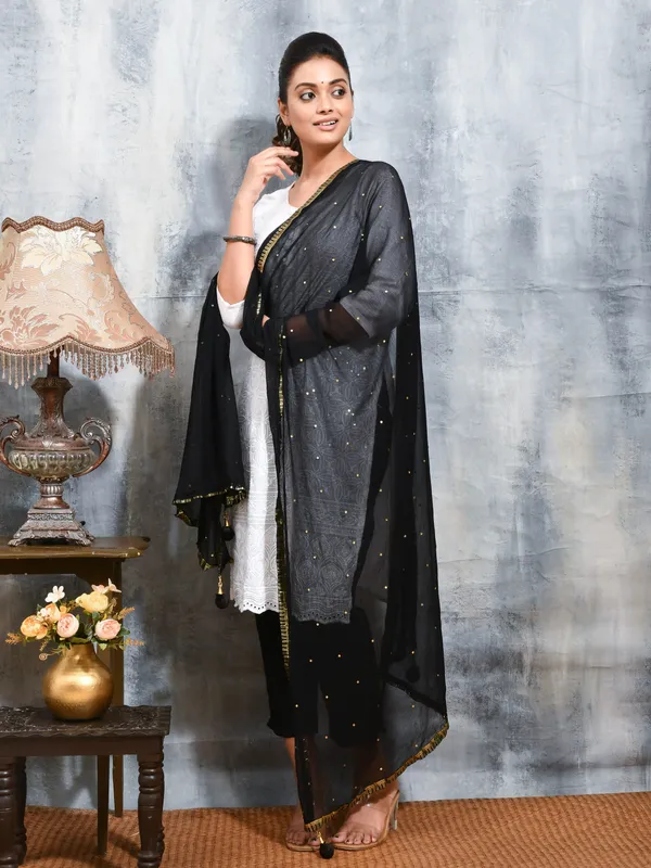 Black_colour_Chiffon_Dupatta_for_Women