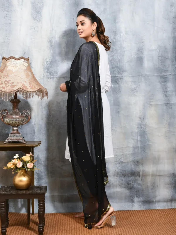 Black_colour_Chiffon_Dupatta_for_Women