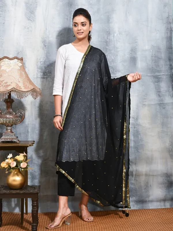 Black_colour_Chiffon_Dupatta_for_Women
