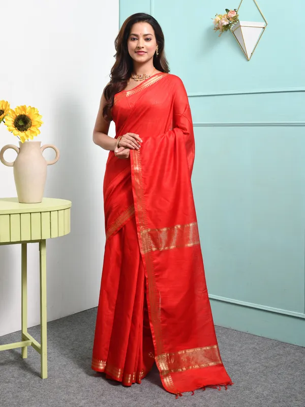 Red_Silk_Blend_Embroidered_Sarees_For_Women