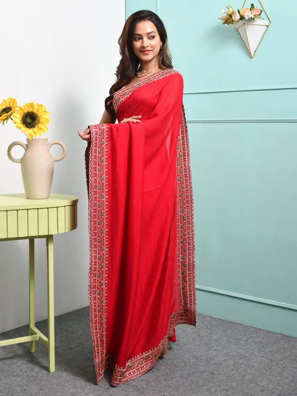 Red_Silk_Blend_Embroidered_Sarees_For_Women