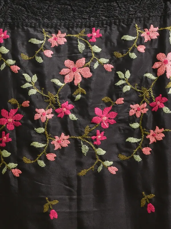 Black_Silk_Blend_Embroidered_Sarees_For_Women