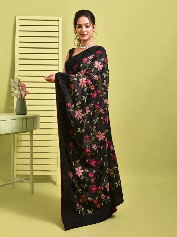 Black_Silk_Blend_Embroidered_Sarees_For_Women