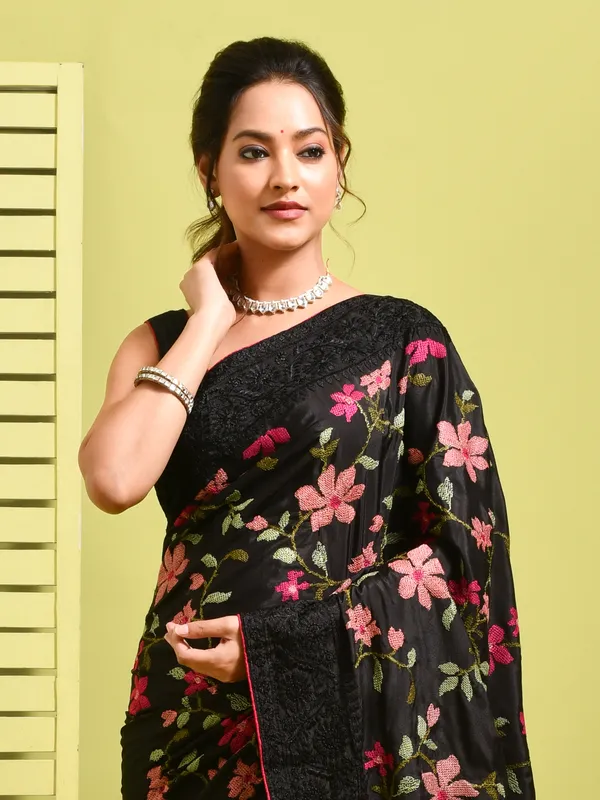 Black_Silk_Blend_Embroidered_Sarees_For_Women