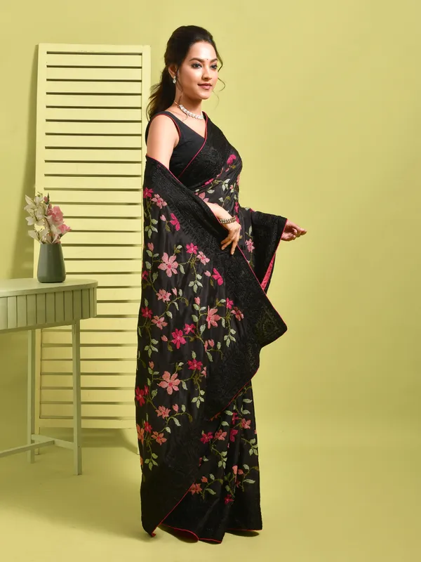 Black_Silk_Blend_Embroidered_Sarees_For_Women