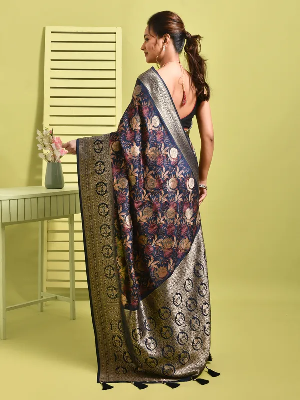 Blue_Pure_Silk_Embroidered_Sarees_For_Women