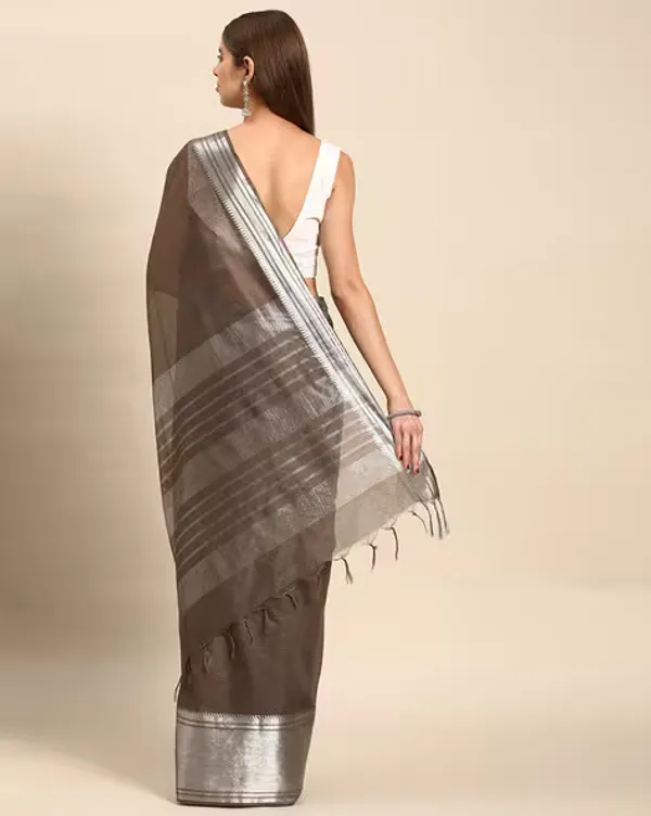 Brown_colour_Silk_Blend_Saree_for_Women