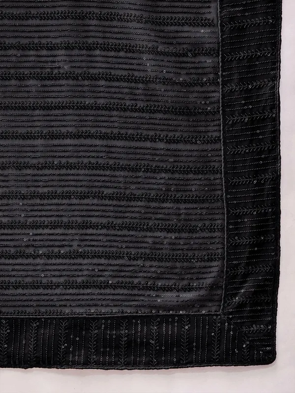 Black_colour_Pure_Georgette_Saree_for_Women