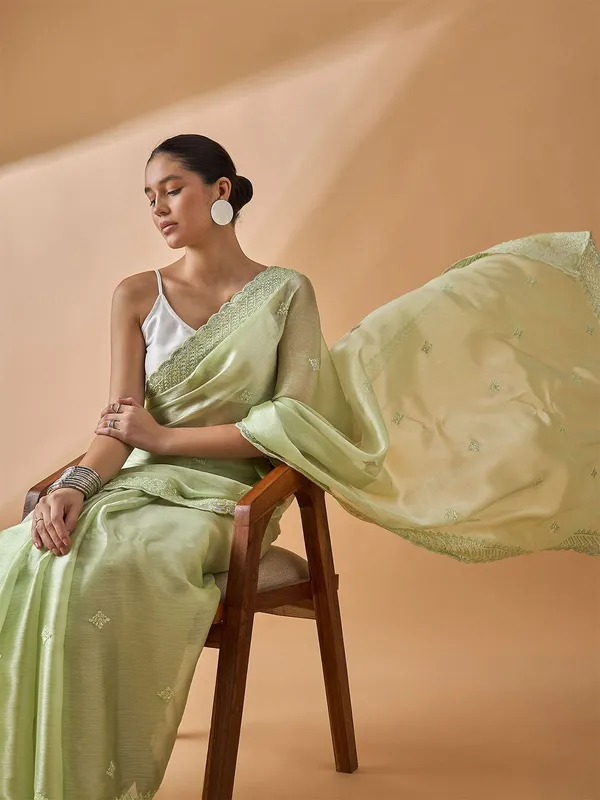 Green_colour_Poly_Crepe_Saree_for_Women