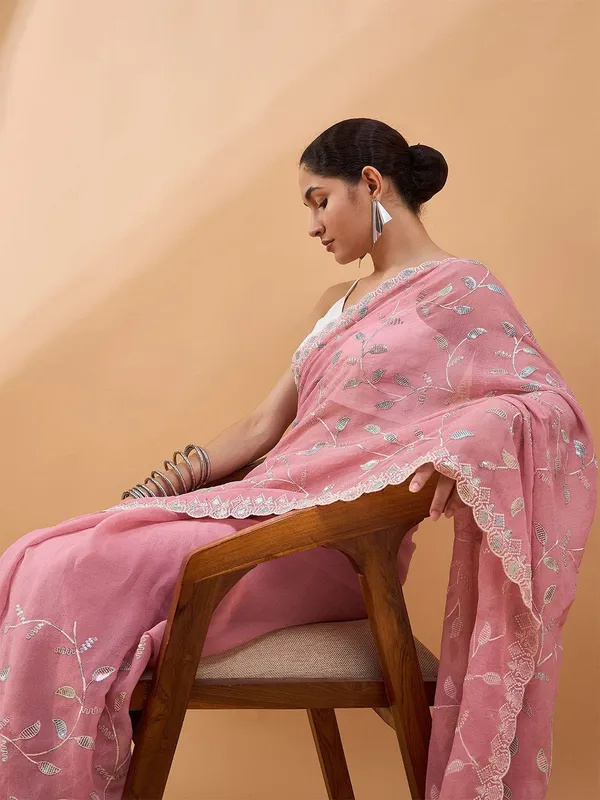 Pink_colour_Poly_Crepe_Saree_for_Women