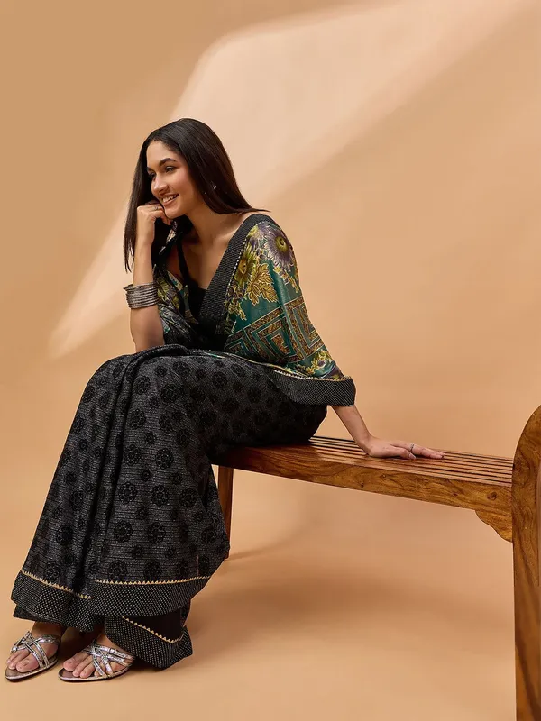 Black_colour_Poly_Chiffon_Saree_for_Women