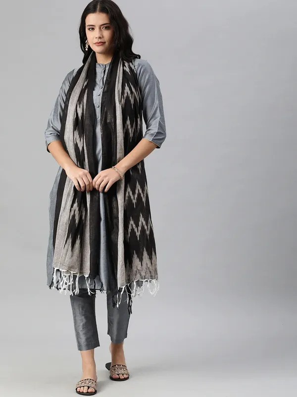 Grey_colour_Pure_Cotton_Dupatta_for_Women
