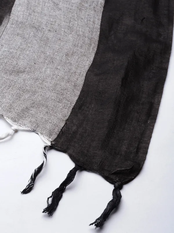 Grey_colour_Pure_Cotton_Dupatta_for_Women
