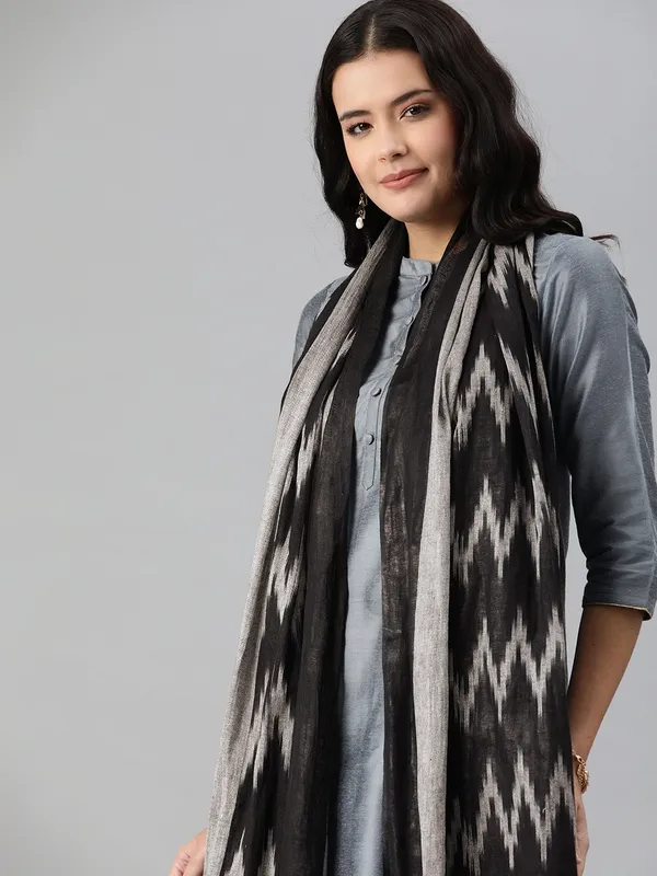 Grey_colour_Pure_Cotton_Dupatta_for_Women