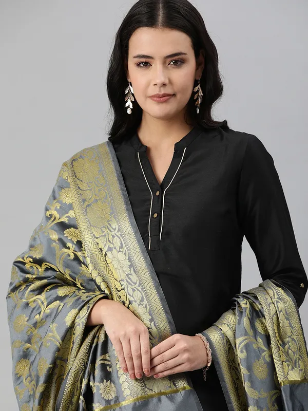 Grey_colour_Silk_Blend_Dupatta_for_Women