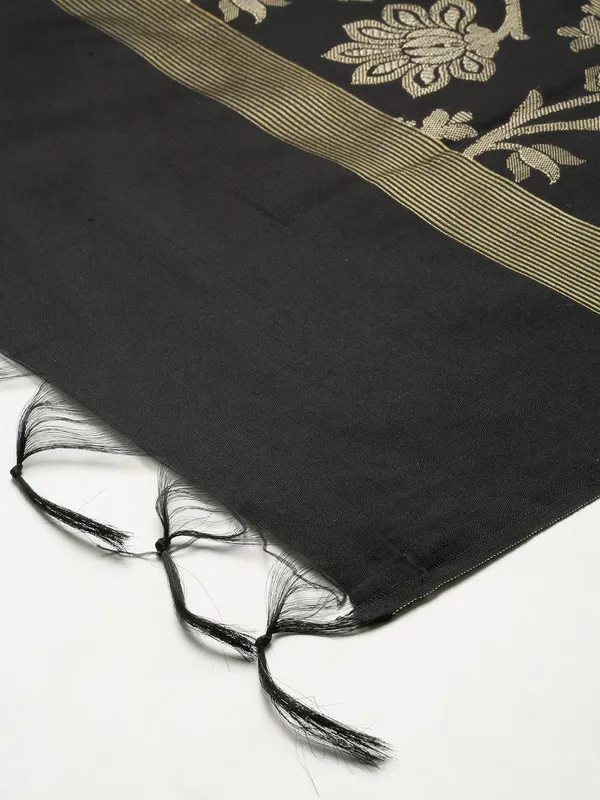 Black_colour_Silk_Blend_Dupatta_for_Women