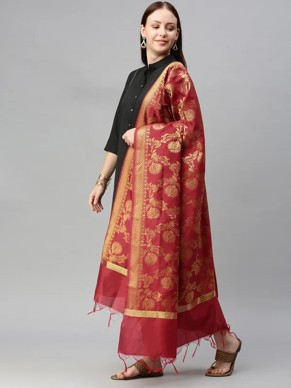 Maroon_colour_Silk_Blend_Dupatta_for_Women