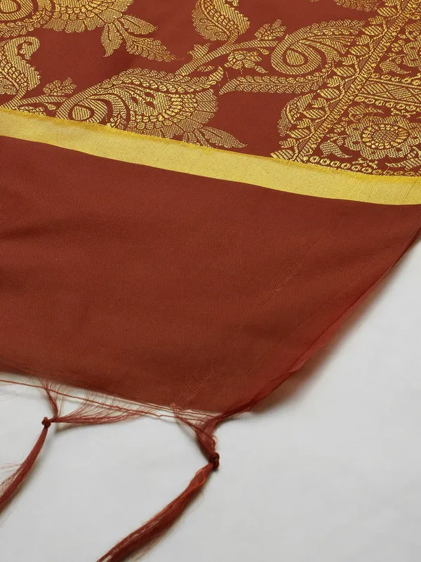 Maroon_colour_Silk_Blend_Dupatta_for_Women