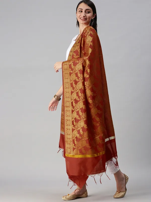Red_colour_Silk_Blend_Dupatta_for_Women