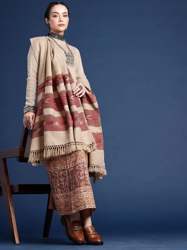 Beige_colour_Wool_Shawl_for_Women