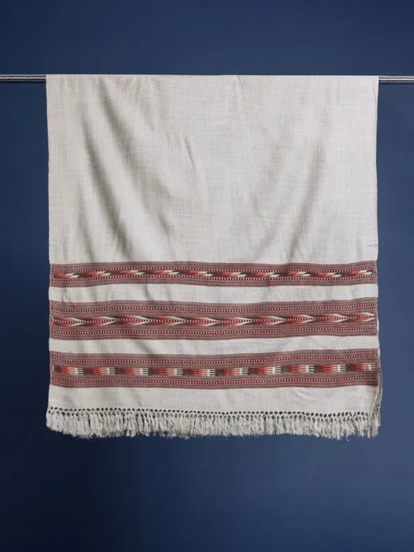 Grey_colour_Wool_Shawl_for_Women