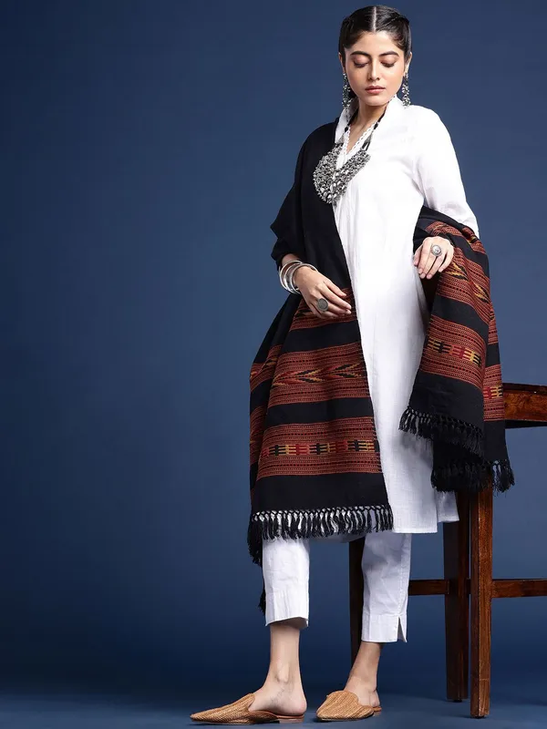 Black_colour_Wool_Shawl_for_Women