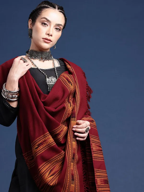 Maroon_colour_Wool_Shawl_for_Women