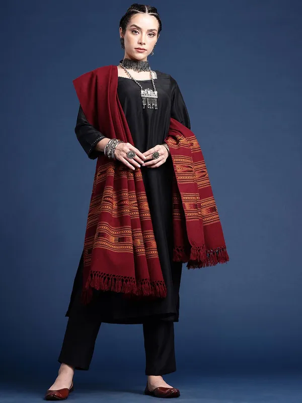 Maroon_colour_Wool_Shawl_for_Women